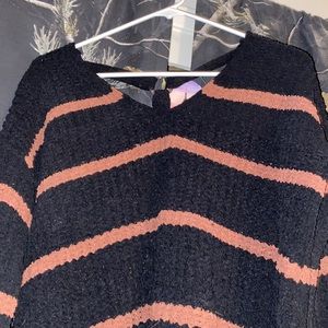 Black and Brown Backless Sweater Size XL